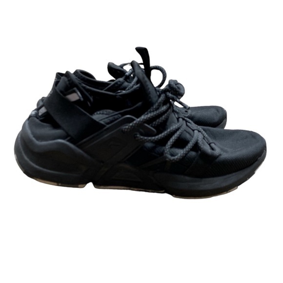 Fabletics Marin Performance sneaker black size 7 - Picture 2 of 8